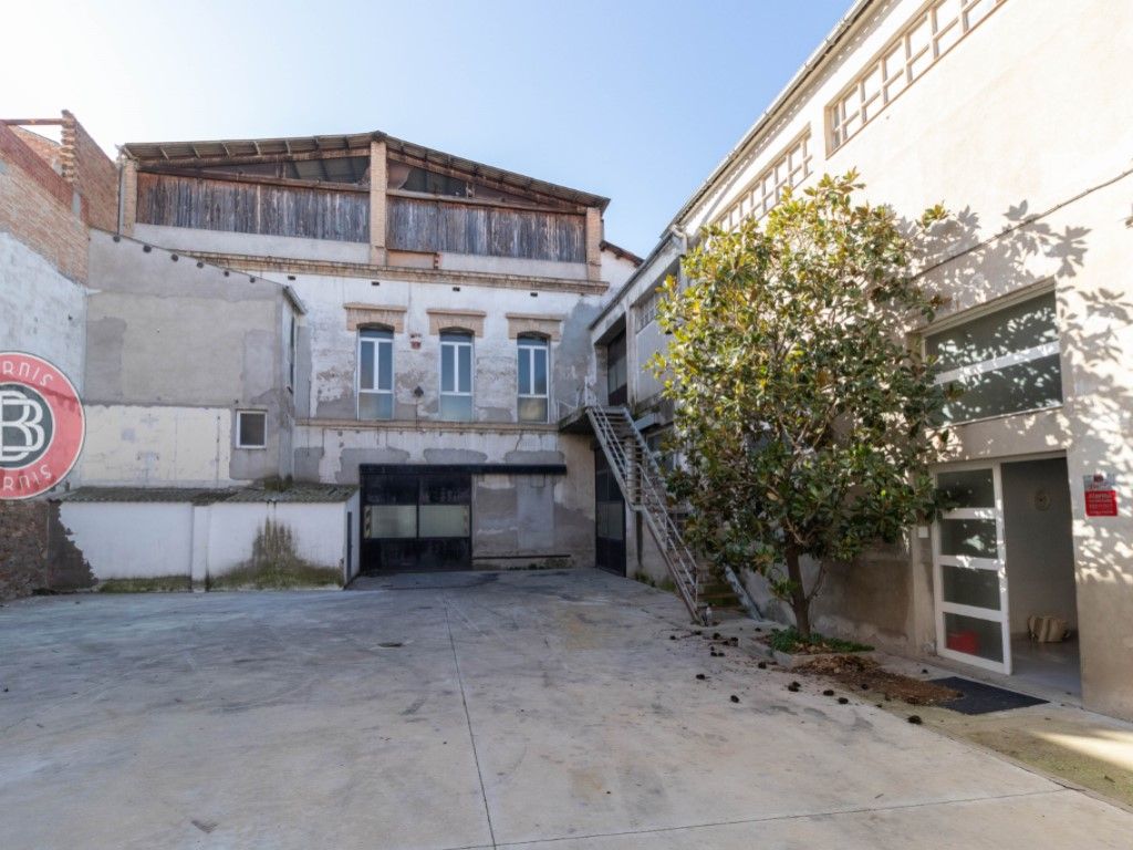 Vista exterior de Nau industrial en venda en Igualada
