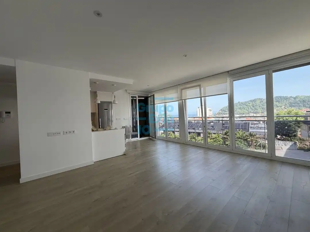 Living room of Flat for rent in Donostia - San Sebastián   with Heating and Terrace