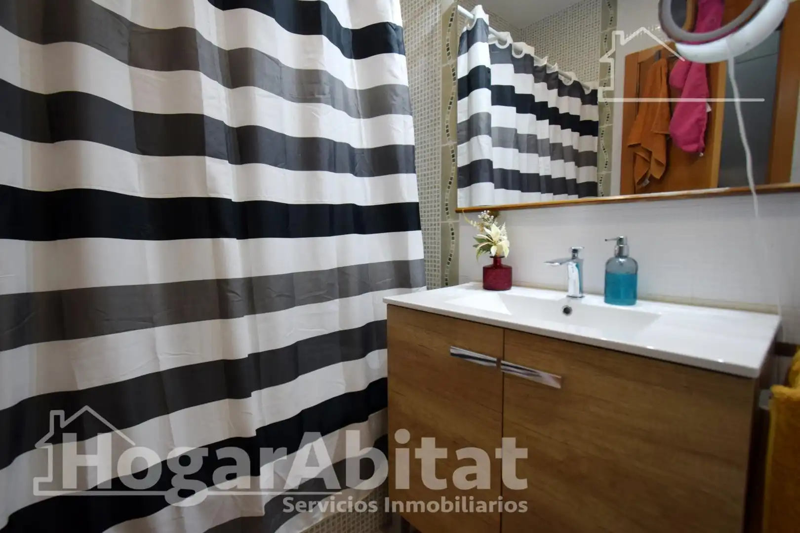Bathroom of Flat for sale in Vilamarxant  with Air Conditioner, Terrace and Storage room
