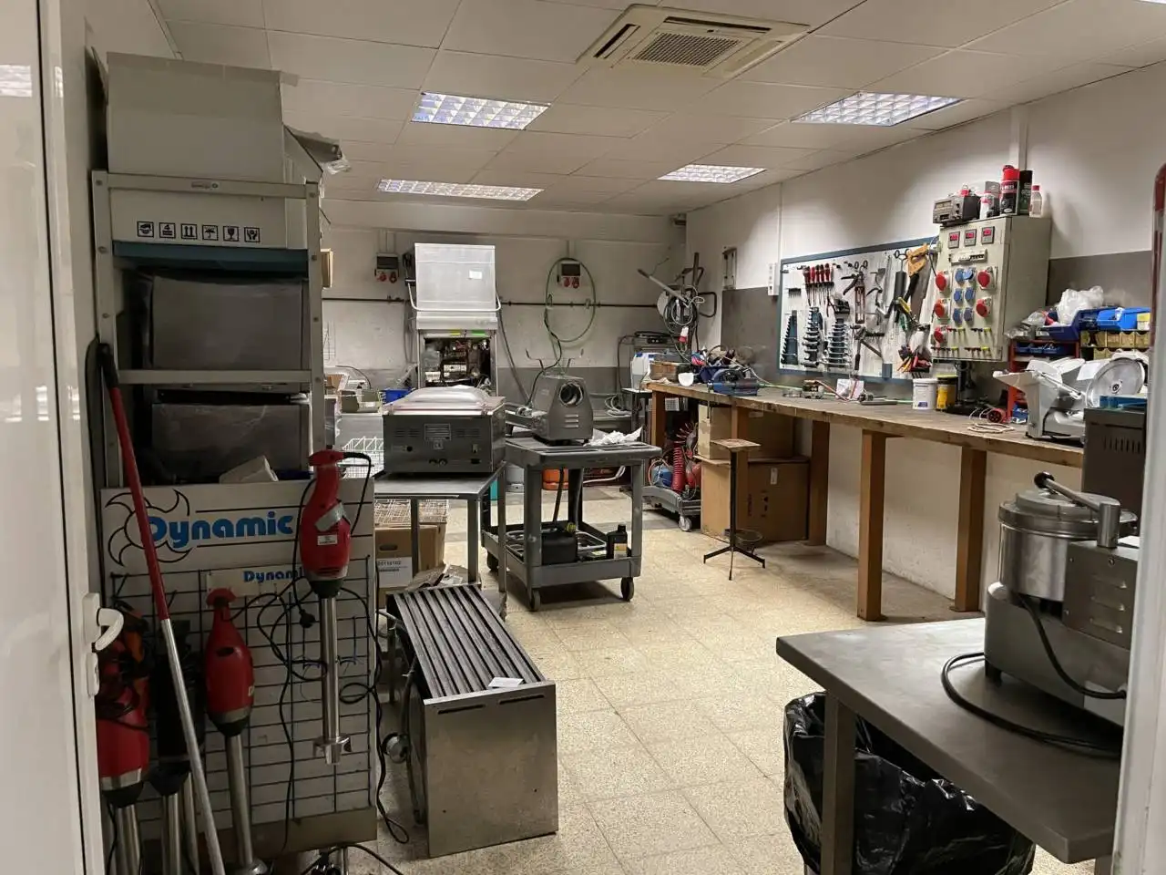 Business premises for sale in Olot, imagen 7