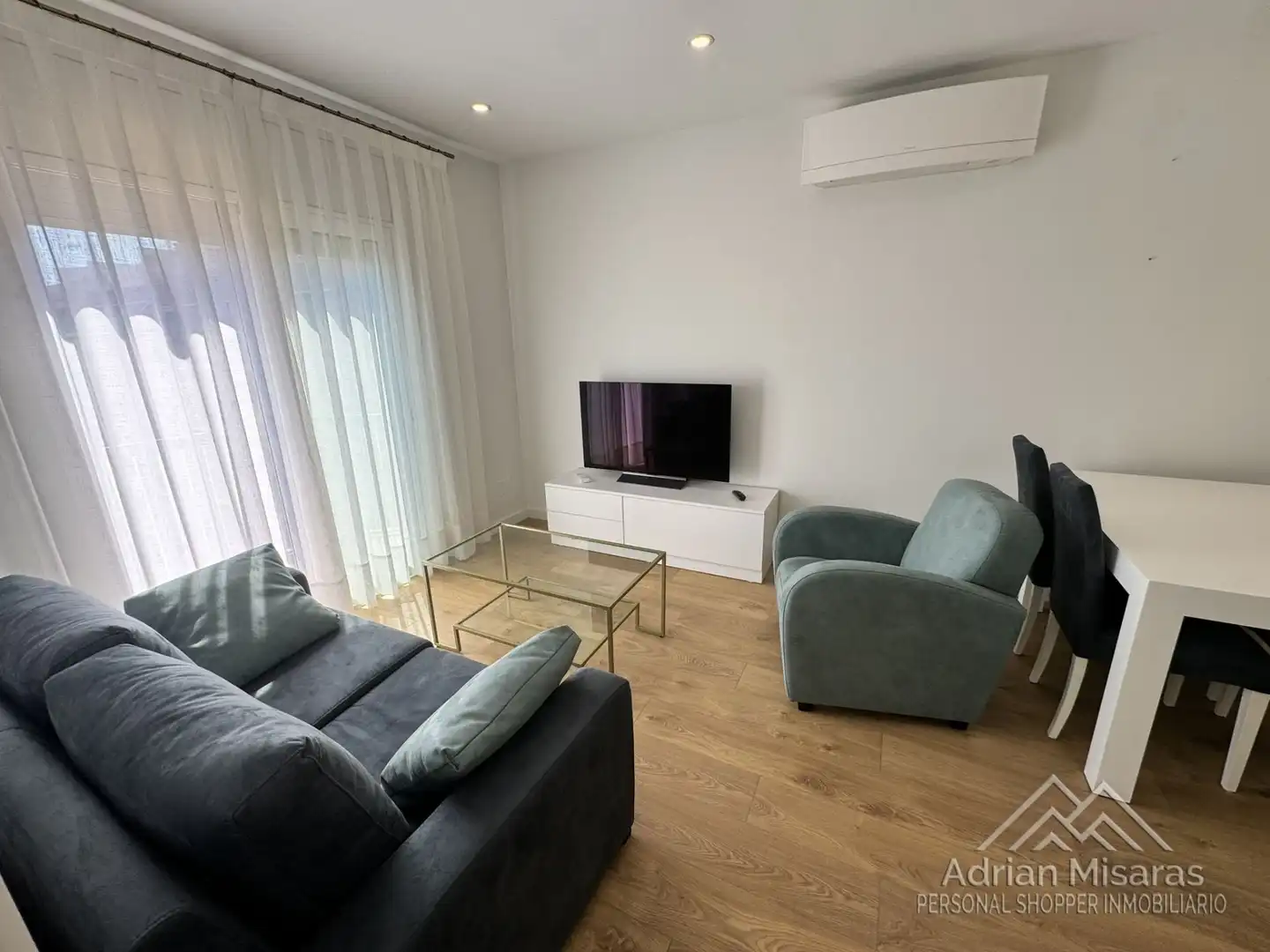 Sala de estar de Ático en venta en Barcelona con Aire acondicionado, Terraza y Amueblado