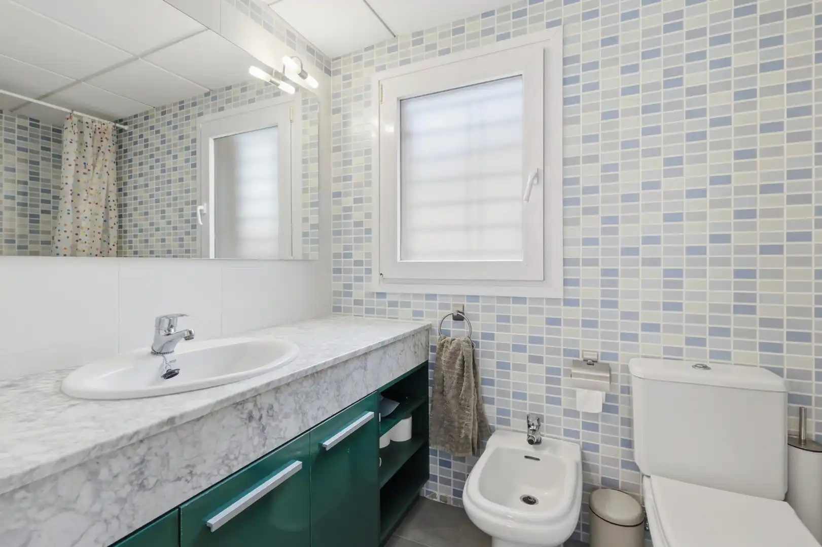 Bathroom of Houses for sale in La Pobla de Vallbona  with Air Conditioner, Heating and Private garden