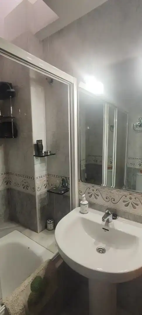 Bany de Dúplex de lloguer en Granada amb Moblat, Forn i Rentadora