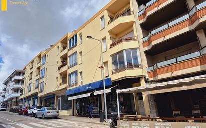 Vista exterior de Pis en venda en L'Escala amb Aire condicionat i Terrassa