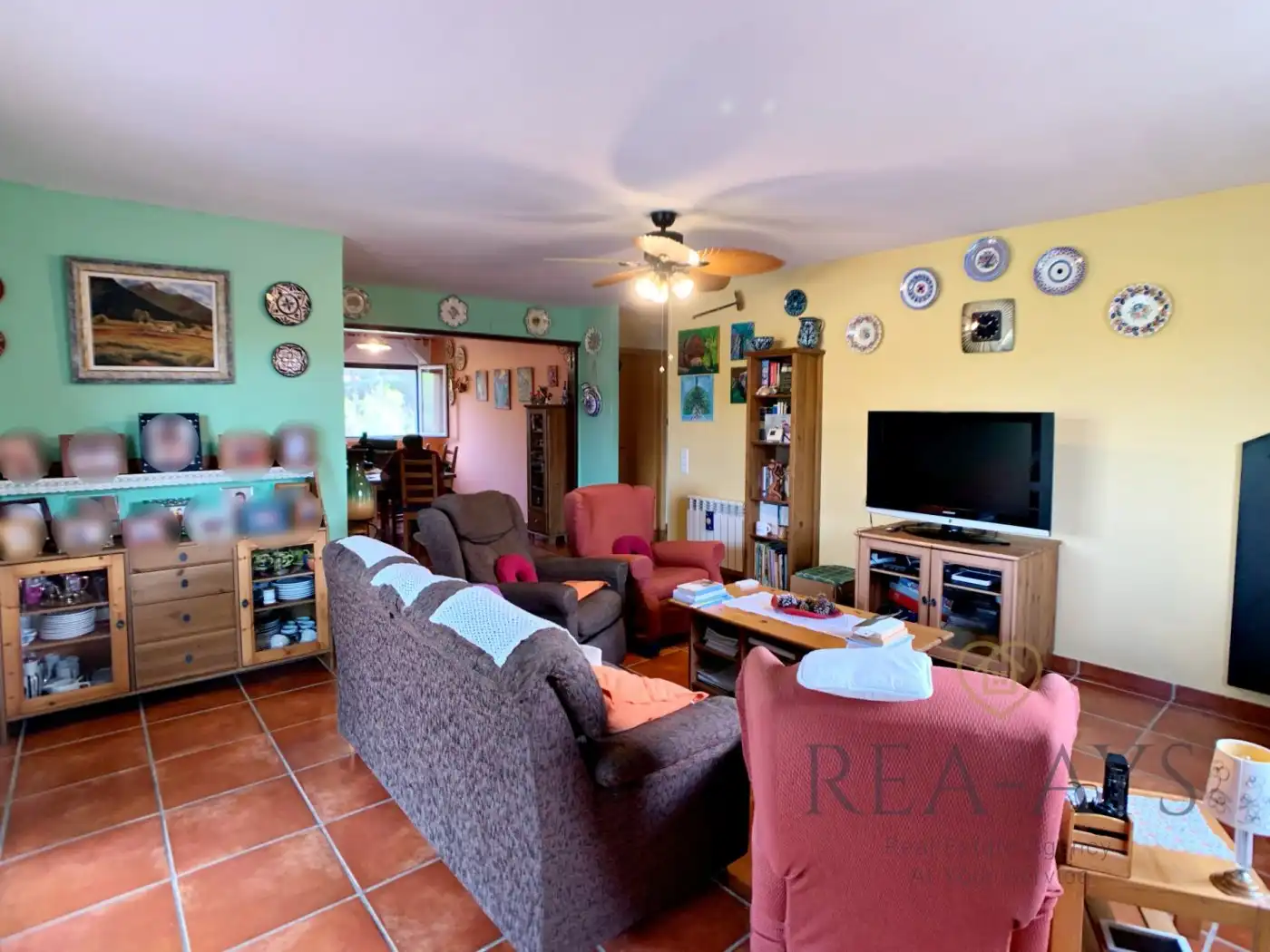 Sala d'estar de Casa o xalet en venda en Olesa de Bonesvalls amb Jardí privat, Terrassa i Traster