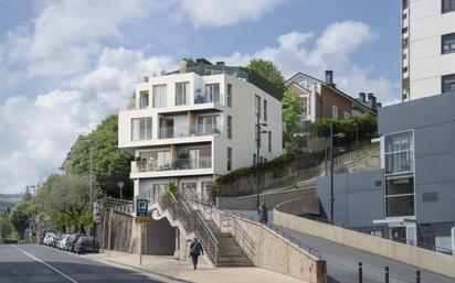 Vista exterior de Dúplex en venda en Zarautz amb Terrassa