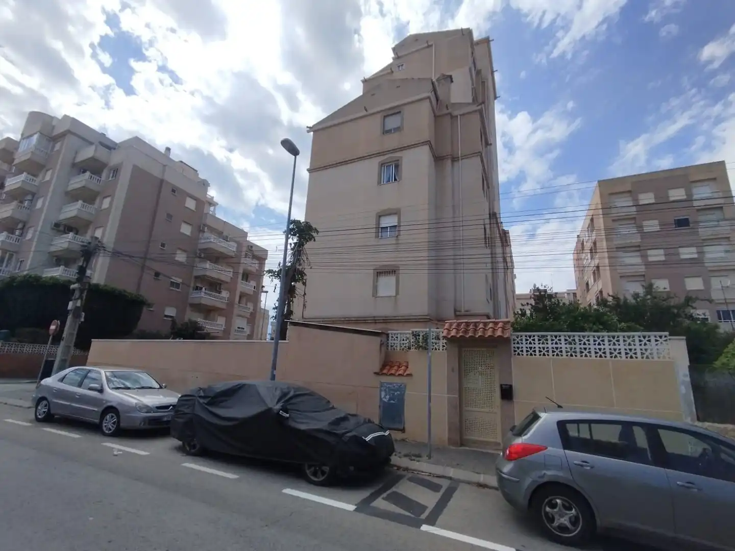 Vista exterior de Apartamento en venta en Torrevieja con Terraza, Amueblado y Balcón