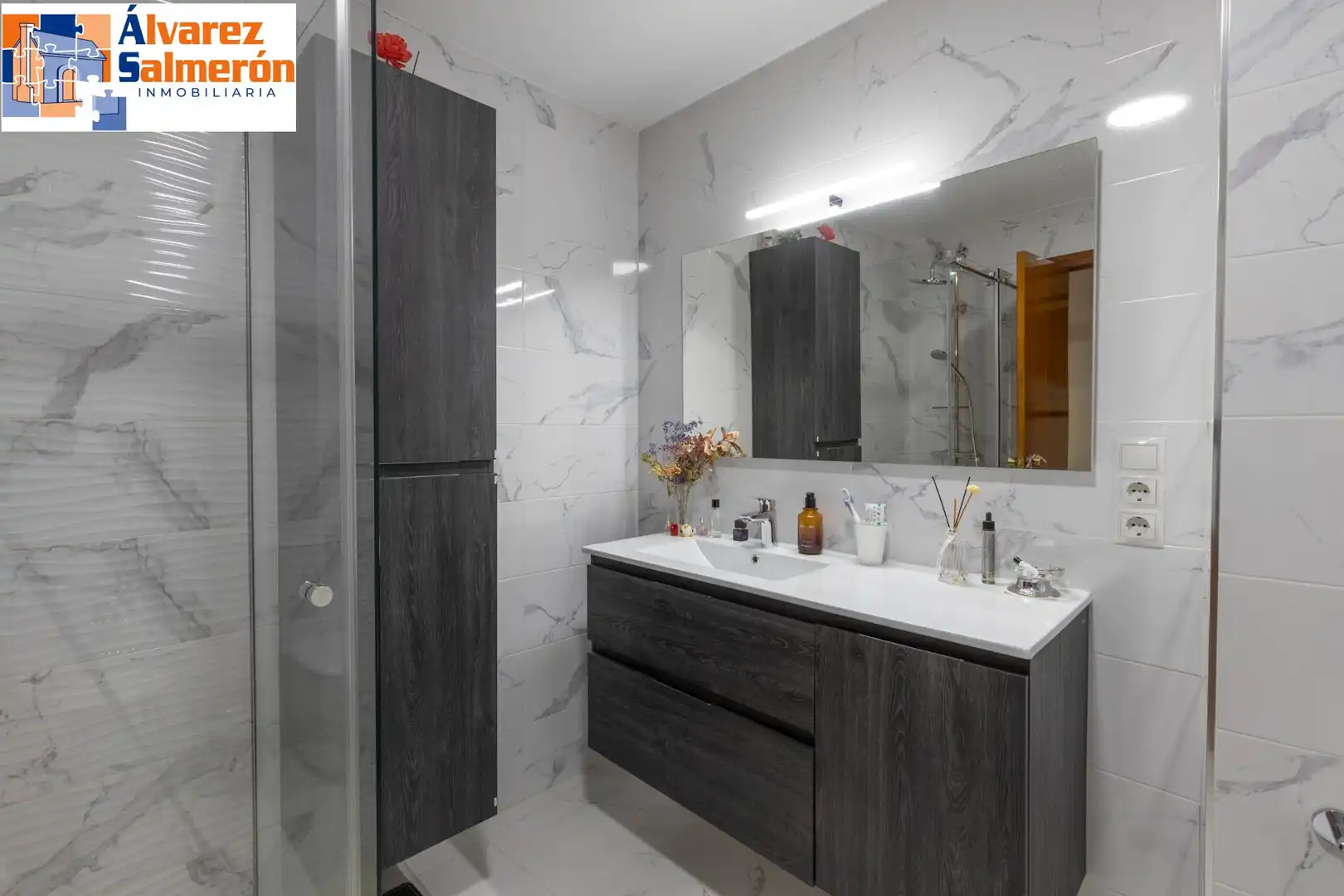 Baño de Piso en venta en Albolote con Aire acondicionado, Calefacción y Balcón