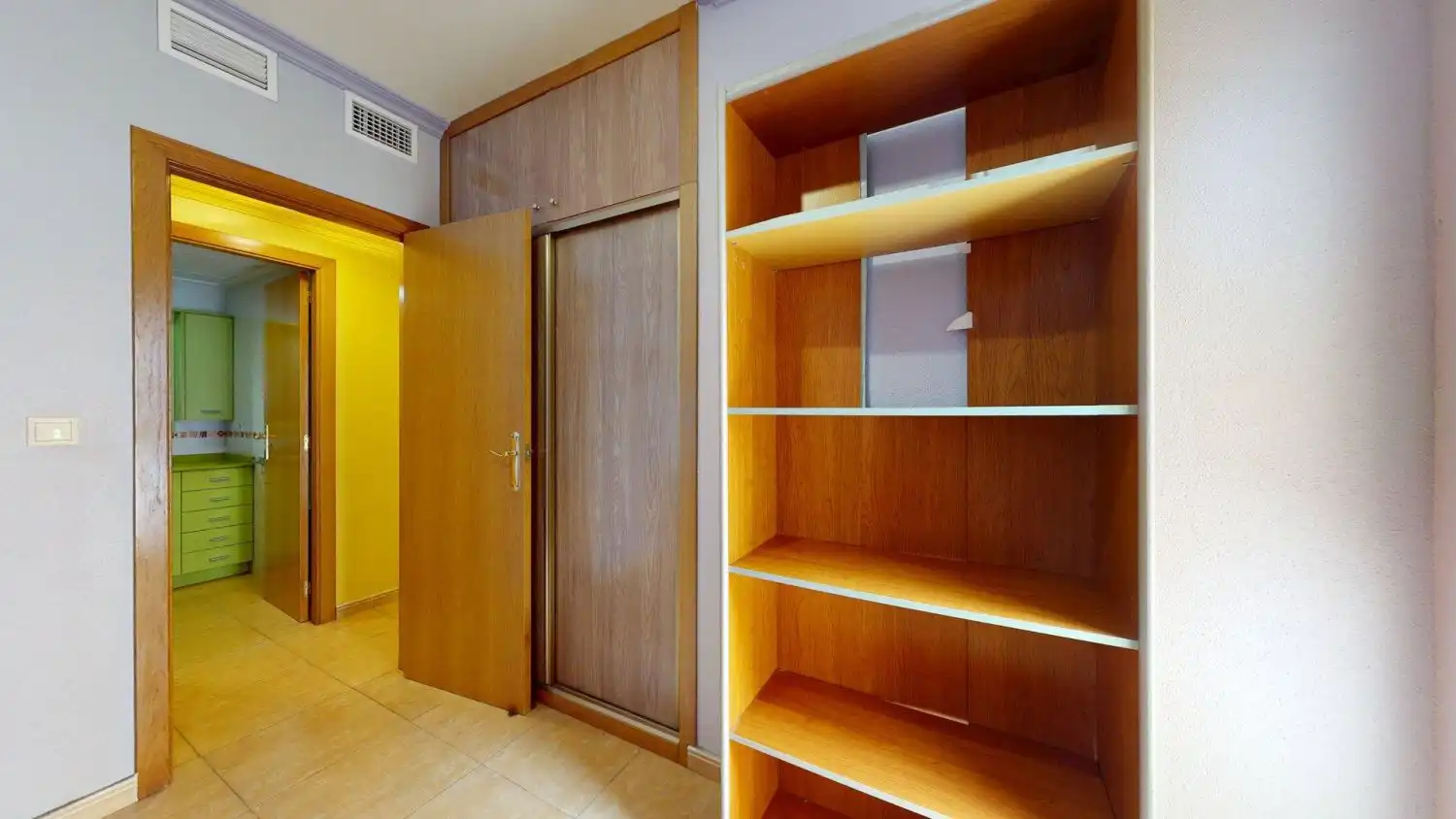 Piso en venta en Alicante / Alacant con Aire acondicionado, Calefacción y Trastero