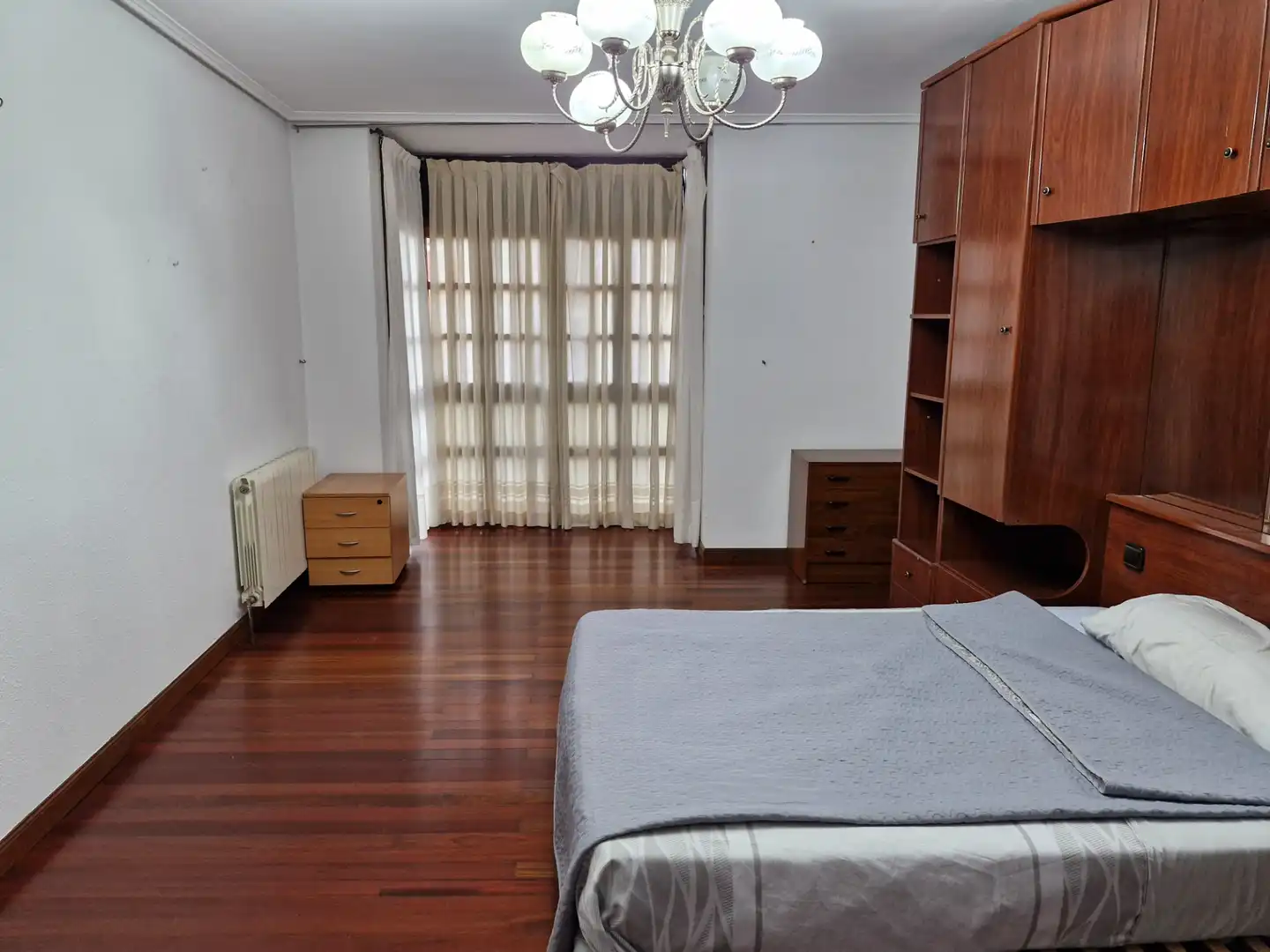 Habitación de Piso de alquiler en Valle de Mena con Calefacción, Parquet y Amueblado