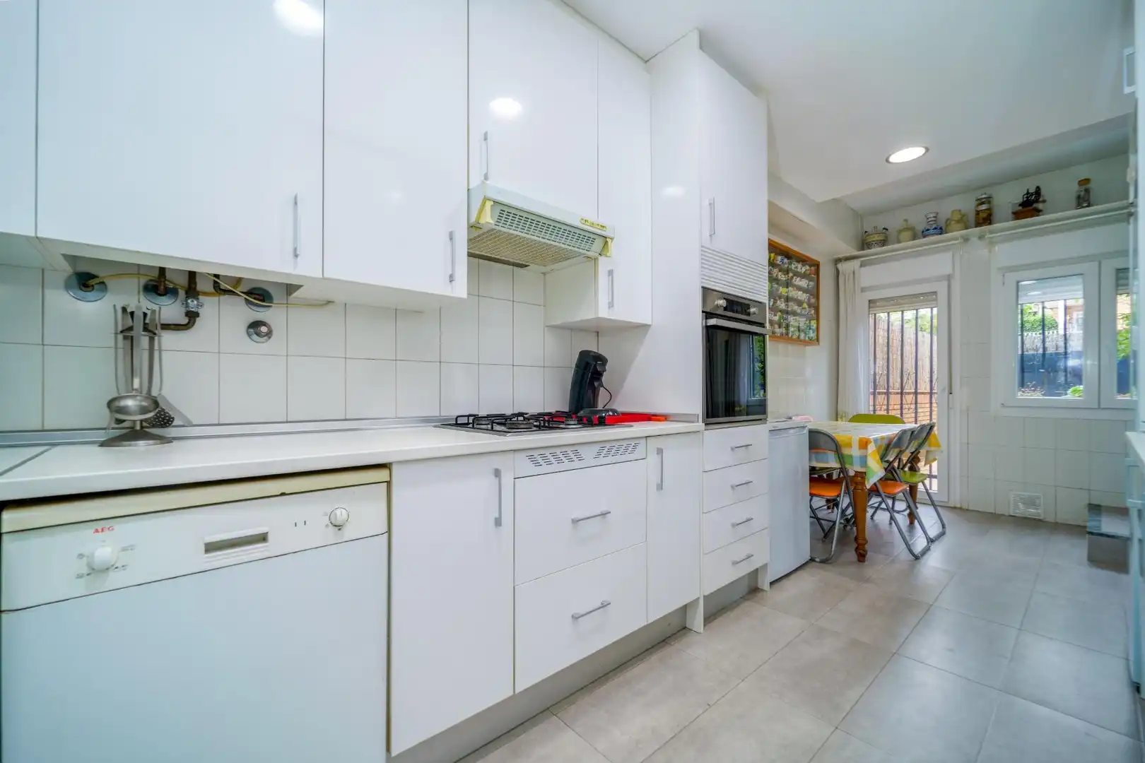Cocina de Casa adosada en venta en Madrid con Calefacción y Jardín privado