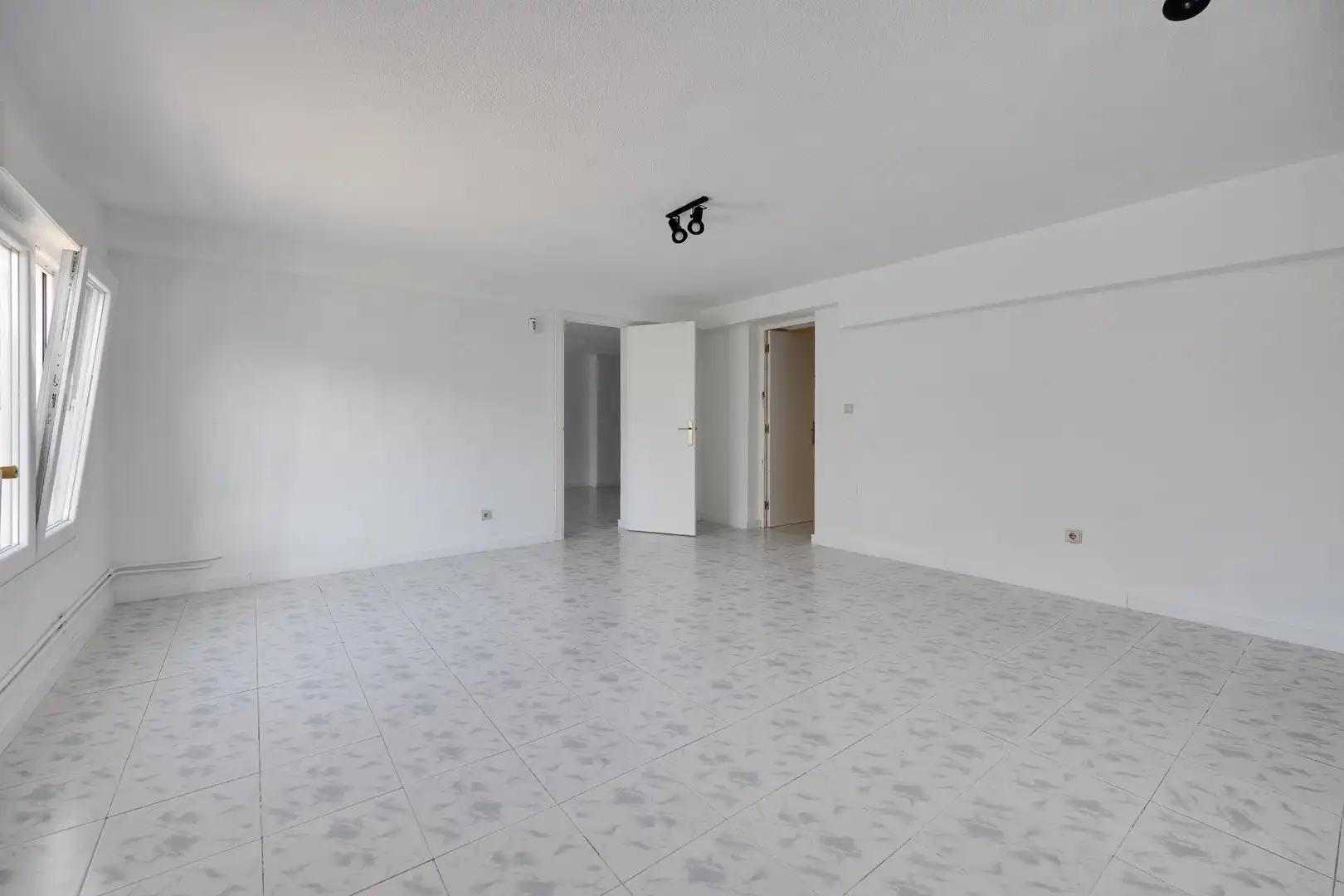 Semi-detached house with pool for sale in Calle C. Velazquez 39A, imagen 33