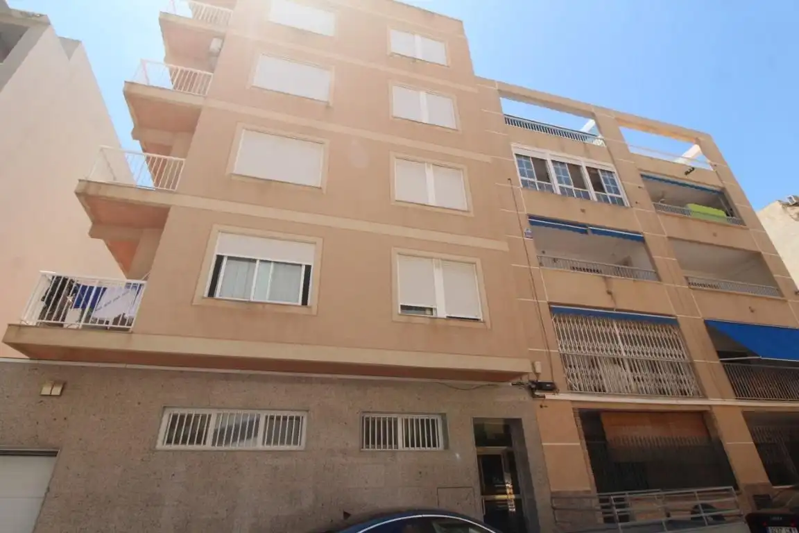 Vista exterior de Apartament en venda en Torrevieja amb Terrassa
