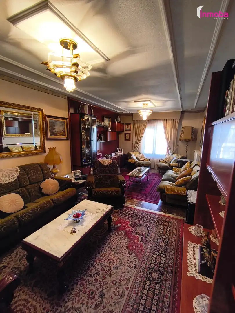 Sala de estar de Piso en venta en Aranda de Duero con Calefacción, Parquet y Trastero