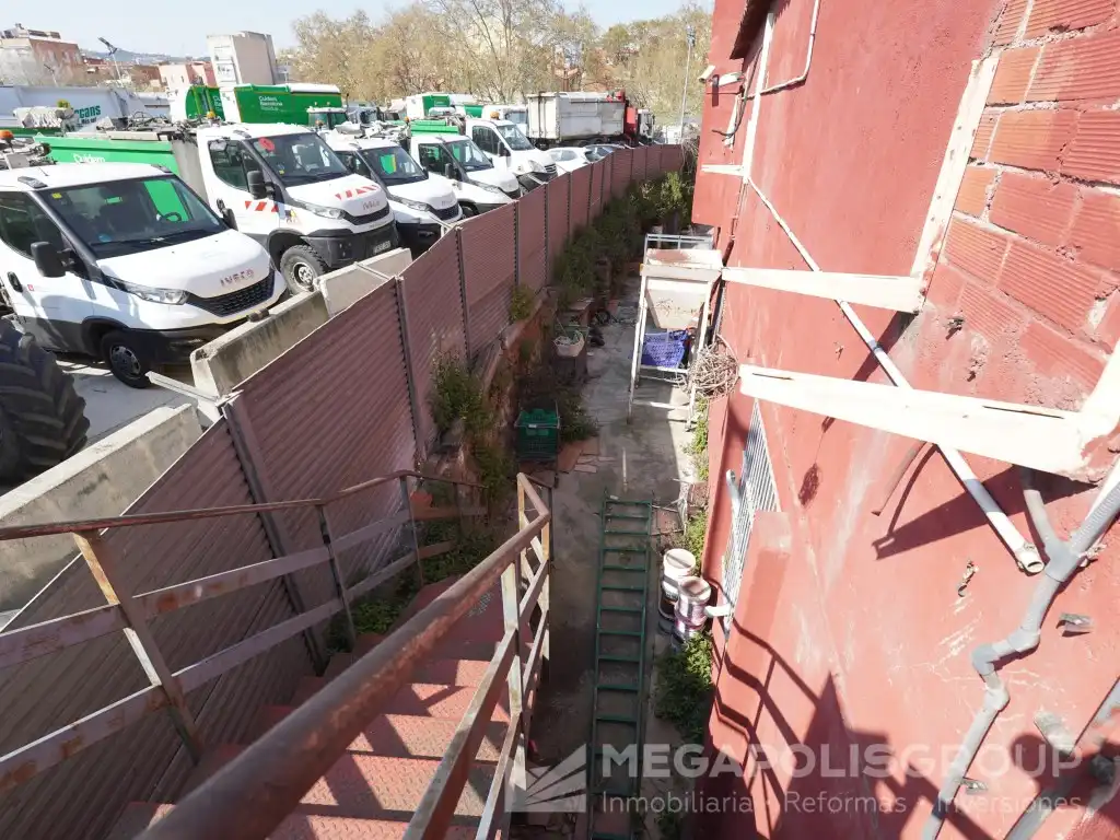 Nave industrial in vendita a Calle Josep Finestres, imagen 74