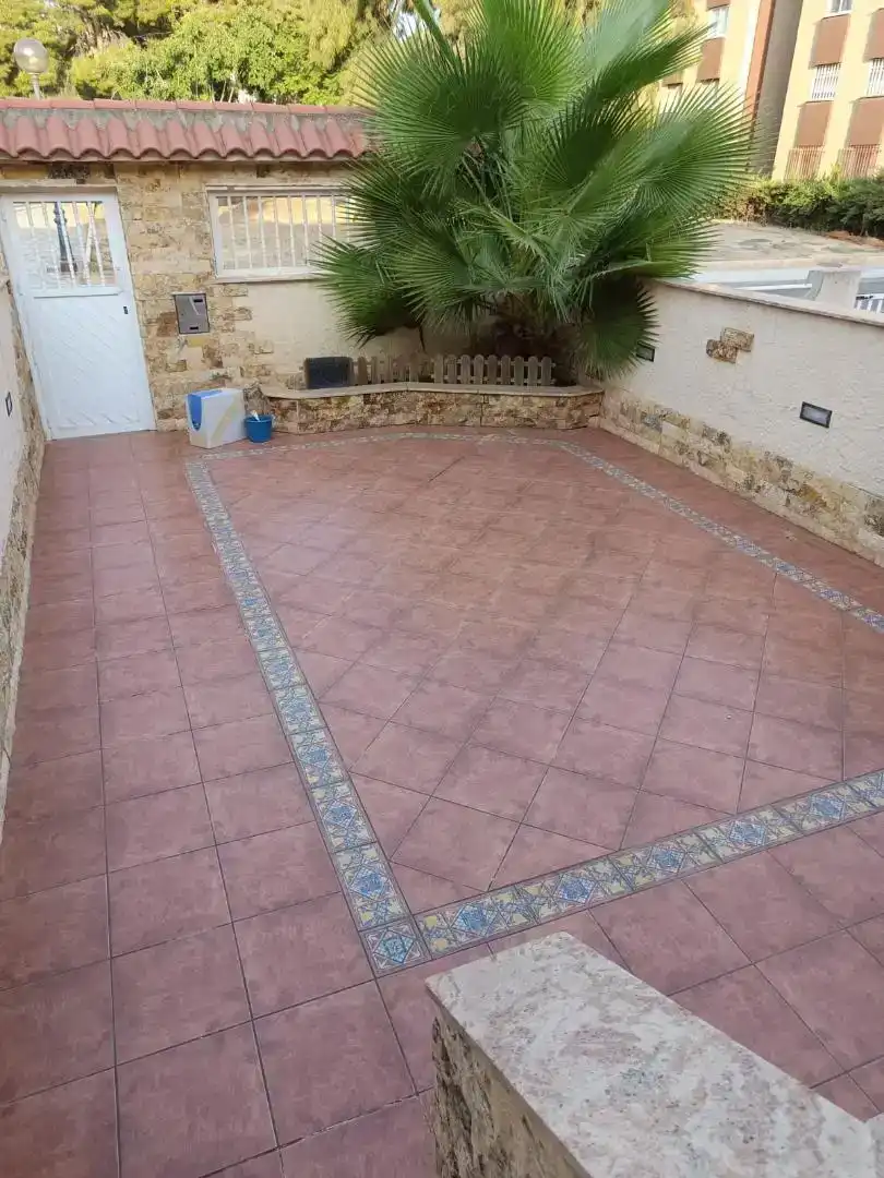 Terrasse von Wohnung zur Miete in Cartagena mit Klimaanlage, Privatgarten und Möbliert
