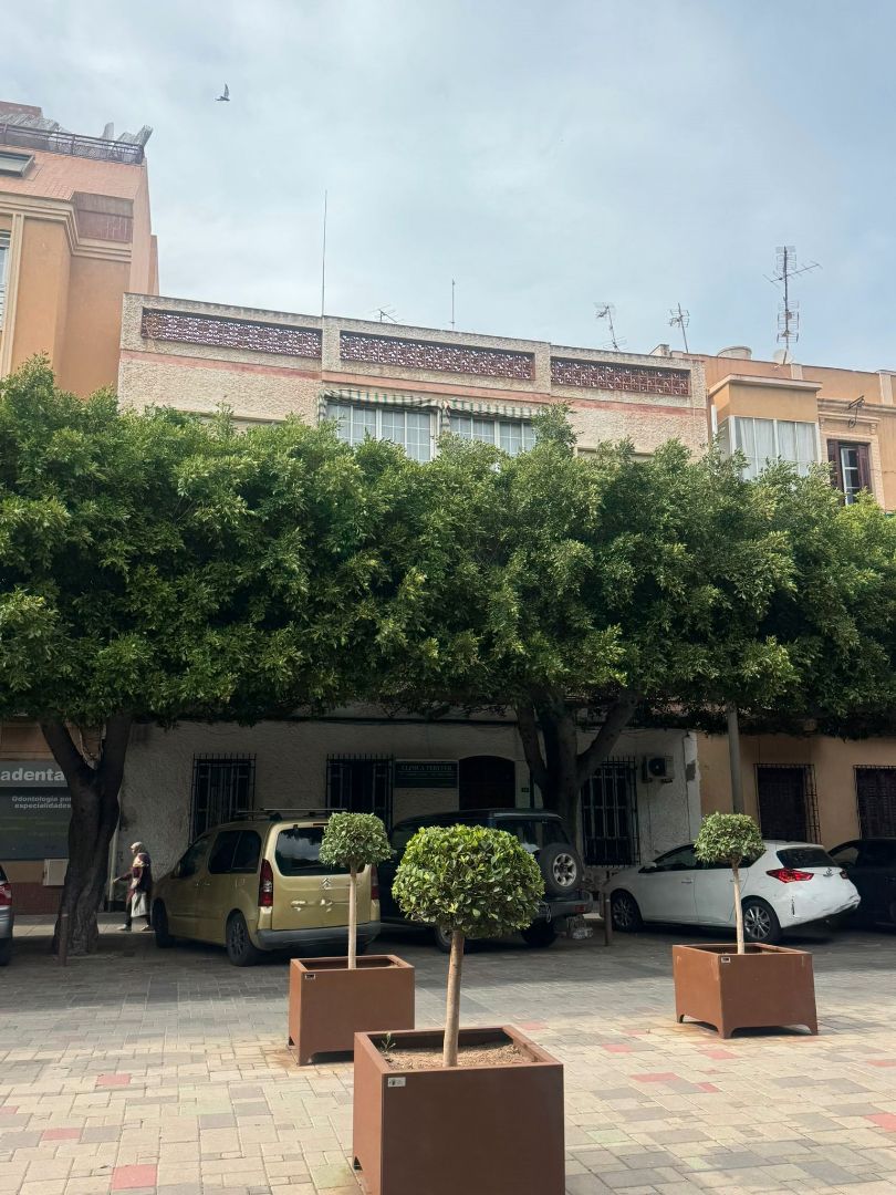 Vista exterior de Edificio en venta en  Melilla Capital
