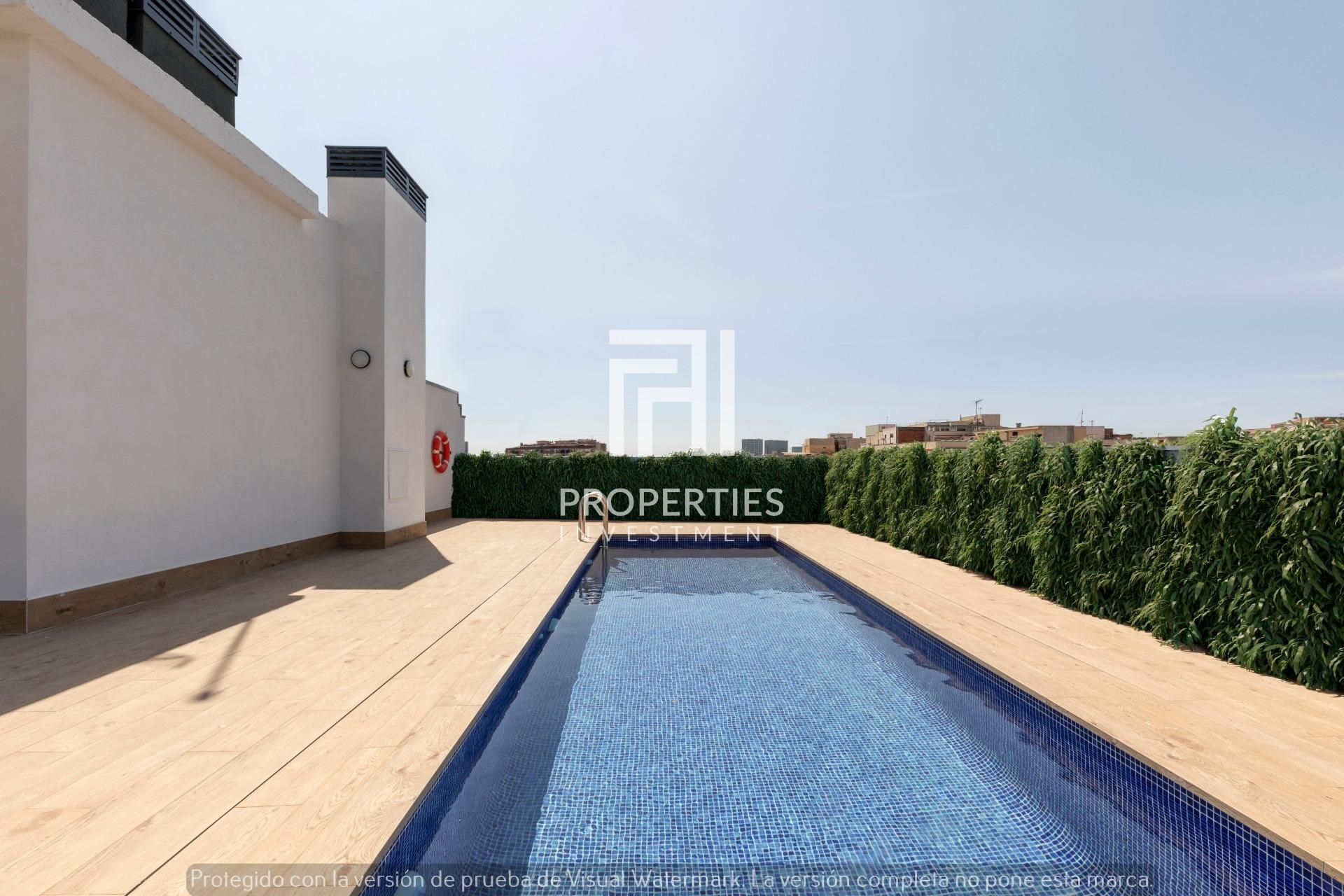 Swimming pool of Flat for sale in L'Hospitalet de Llobregat  with Air Conditioner, Heating and Terrace