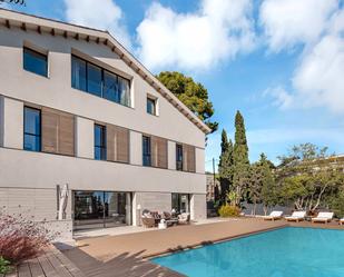 Vista exterior de Casa o xalet en venda en  Barcelona Capital amb Aire condicionat, Terrassa i Piscina