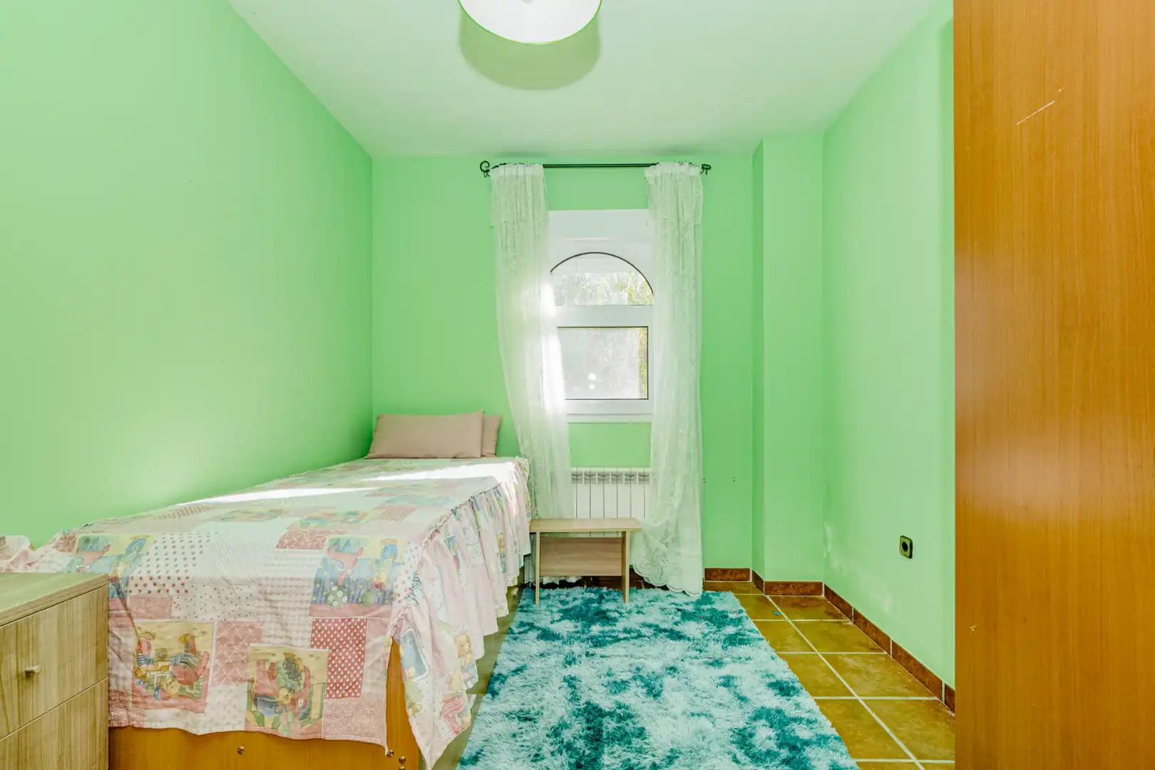Habitación de Casa o chalet en venta en La Zubia con Aire acondicionado, Calefacción y Jardín privado