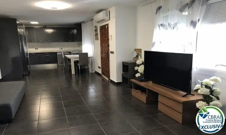Sala d'estar de Casa o xalet en venda en Roses amb Aire condicionat, Calefacció i Jardí privat