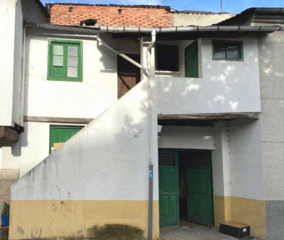 Casa-chalet en Venta en Calle beatriz osorio  en  cacabelos, 9 en Cacabelos