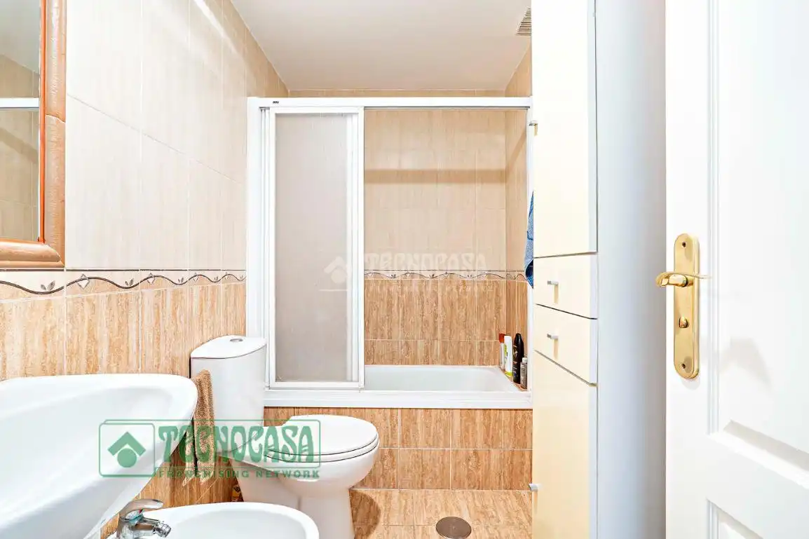 Bathroom of Flat for sale in Roquetas de Mar  with Air Conditioner and Heating