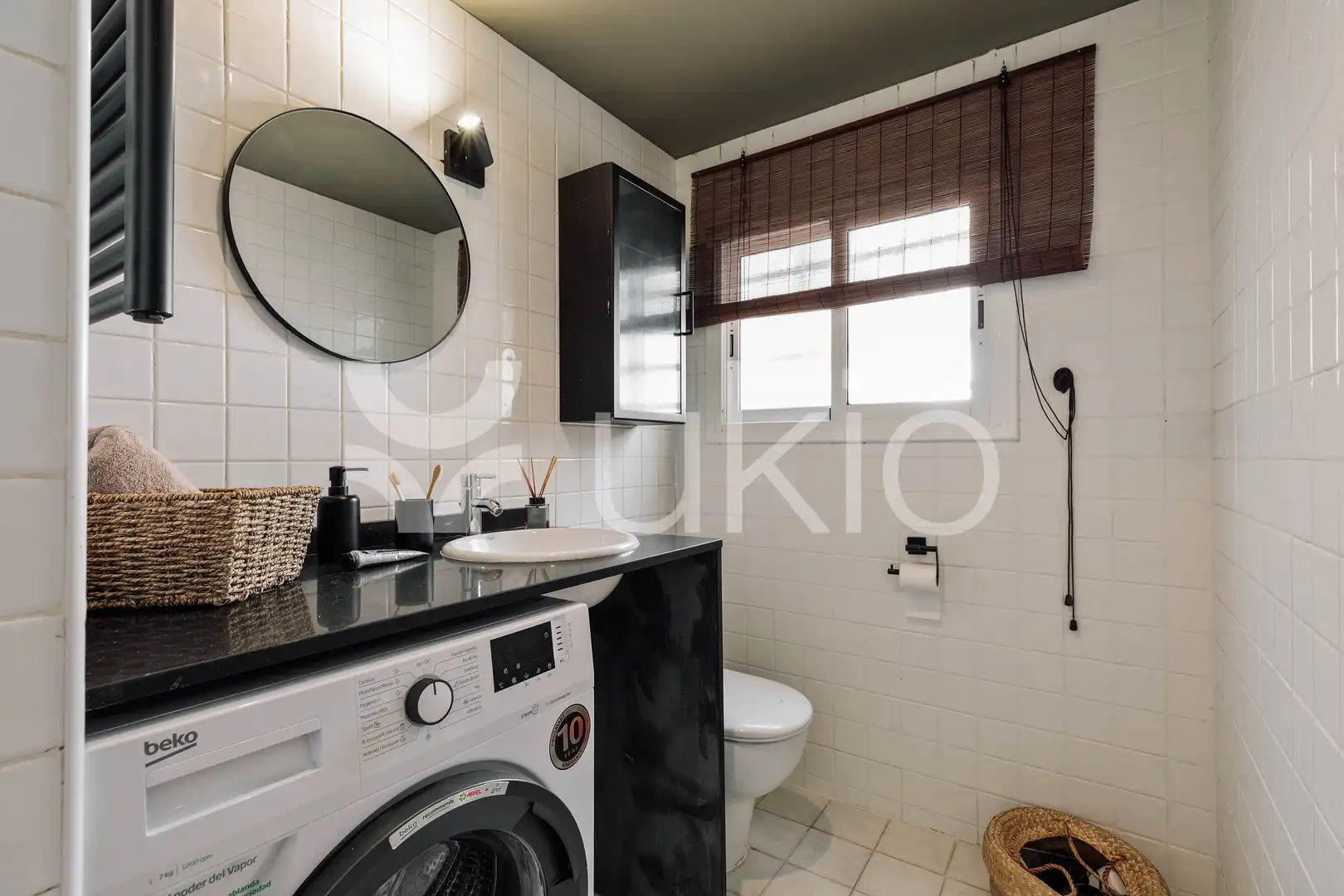 Bathroom of Attic for rent in Barcelona  with Air Conditioner, Heating and Parquet flooring