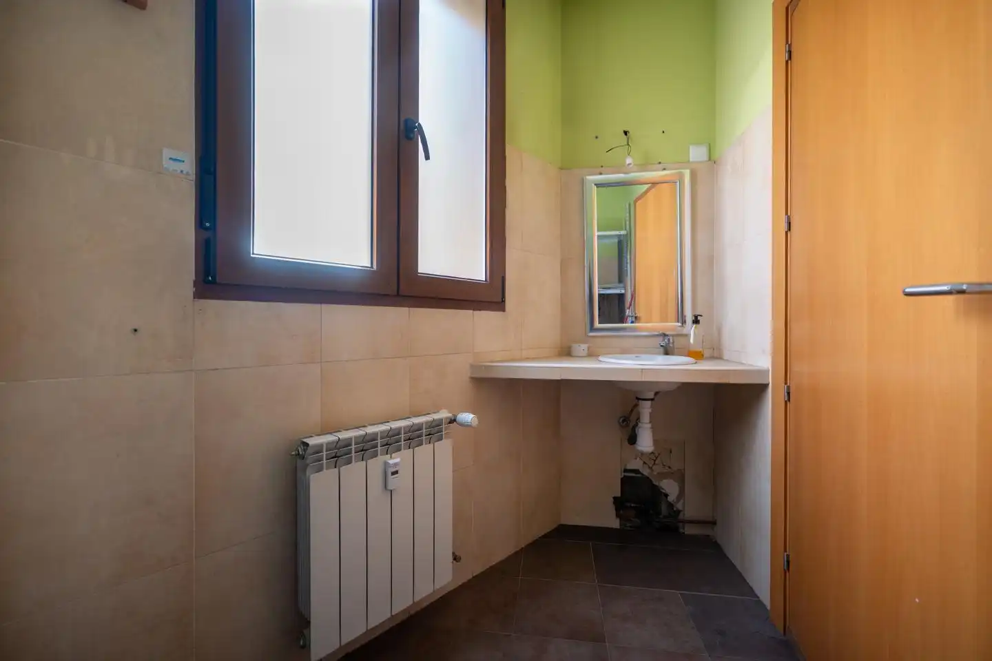 Baño de Local en venta en Madrid