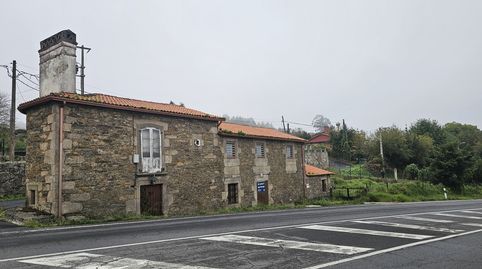 Vivienda unifamiliar en venta en Lgar Colantres Nº 40 Coirós A Coruña. Se distribuye en dos plantas, con una superficie de 239 m s