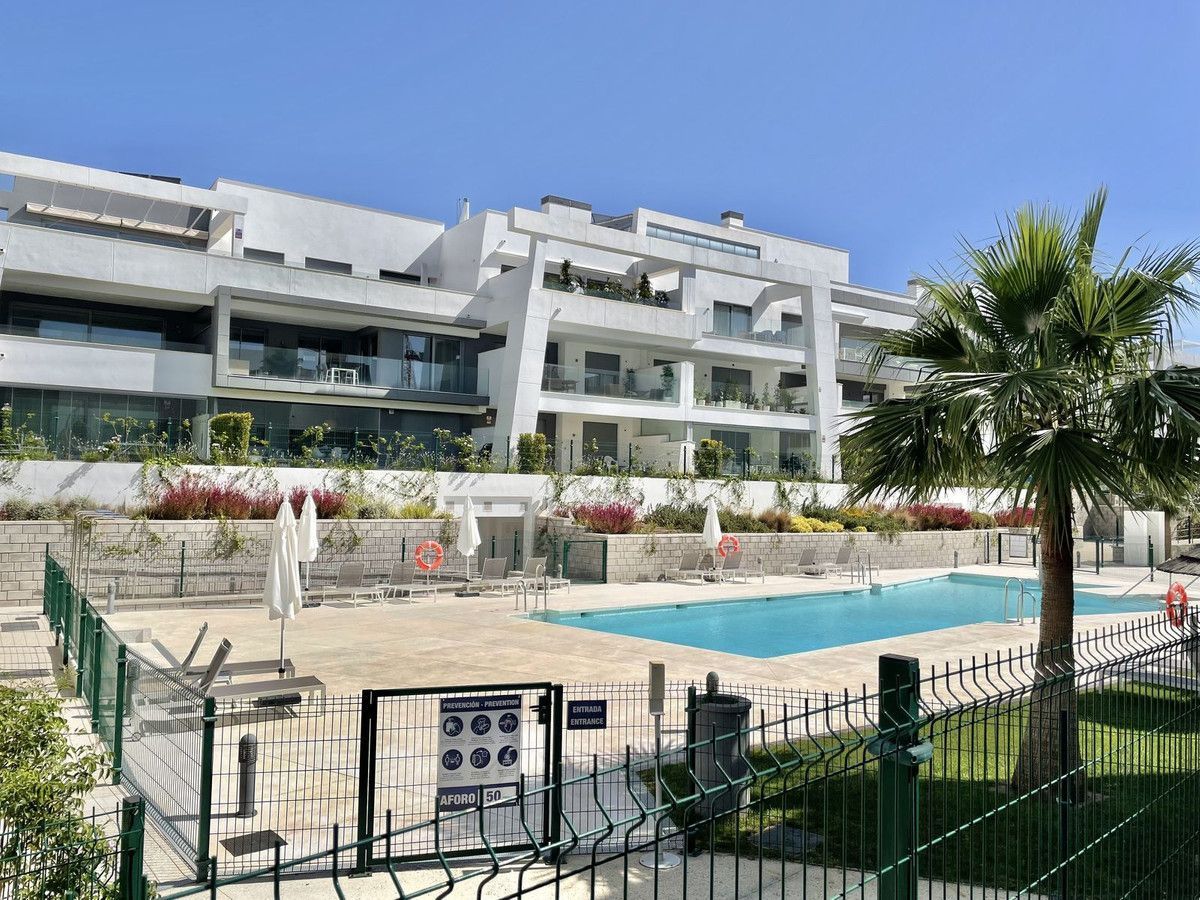 Vista exterior de Àtic de lloguer en Estepona amb Aire condicionat, Calefacció i Terrassa