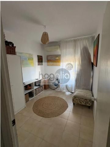 Dormitori de Pis de lloguer en  Sevilla Capital amb Aire condicionat, Terrassa i Moblat