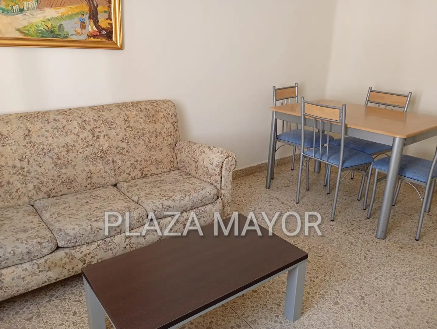 Sala d'estar de Pis en venda en Salamanca amb Calefacció i Moblat