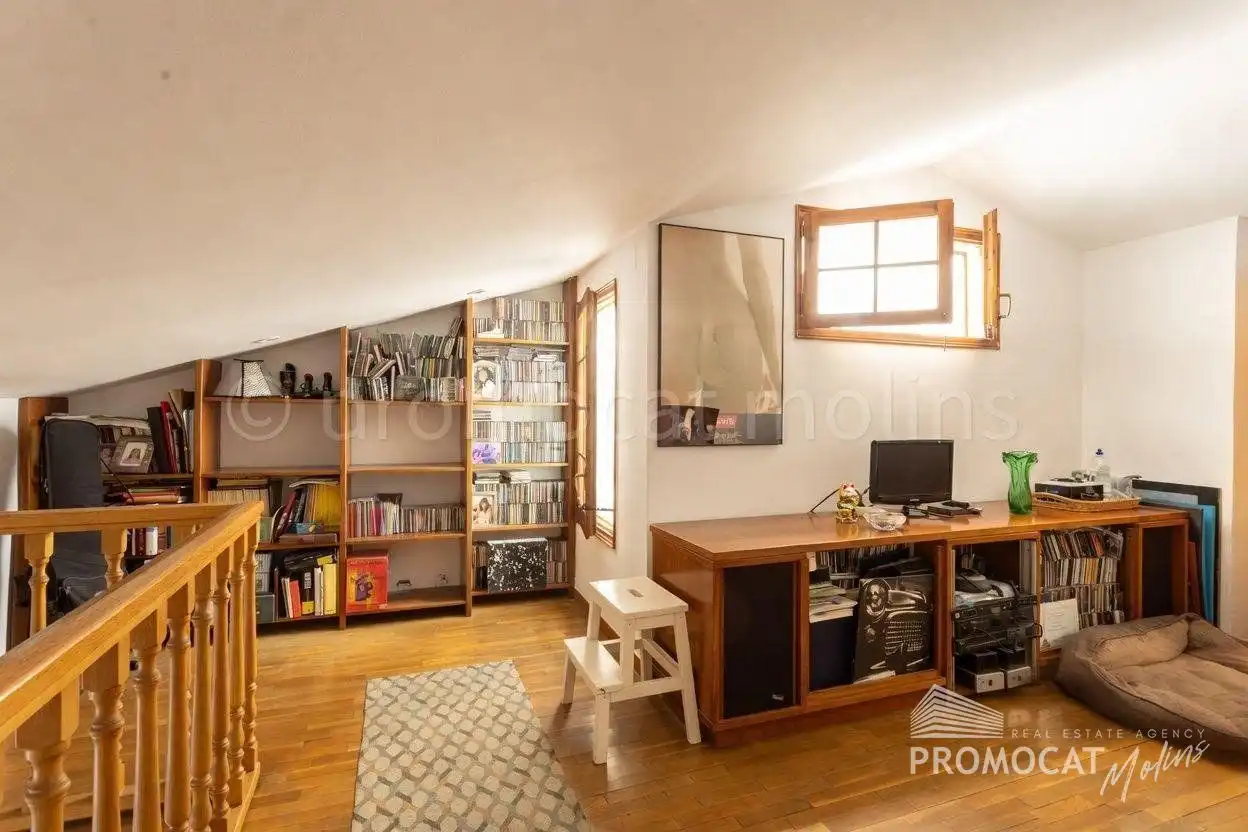 Sala d'estar de Casa o xalet en venda en Molins de Rei amb Aire condicionat, Calefacció i Terrassa