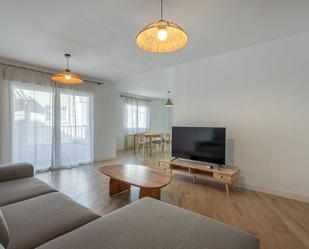 Living room of Flat to rent in  Granada Capital  with Air Conditioner, Heating and Terrace