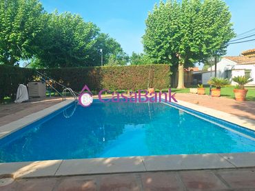 Villa con piscina in vendita a Periurbano Oeste - Sierra