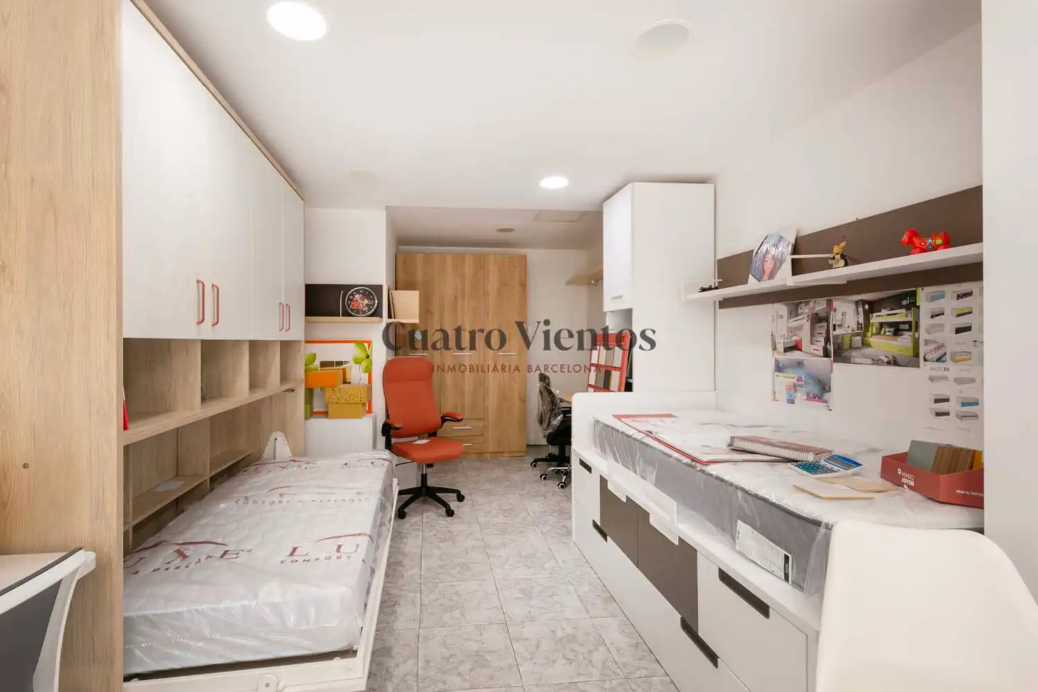Habitación de Local en venta en Barcelona con Terraza