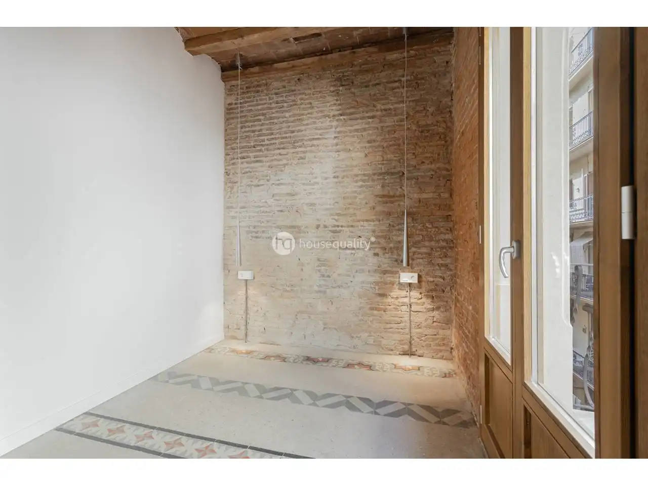 Flat for sale in Barcelona  with Air Conditioner and Balcony