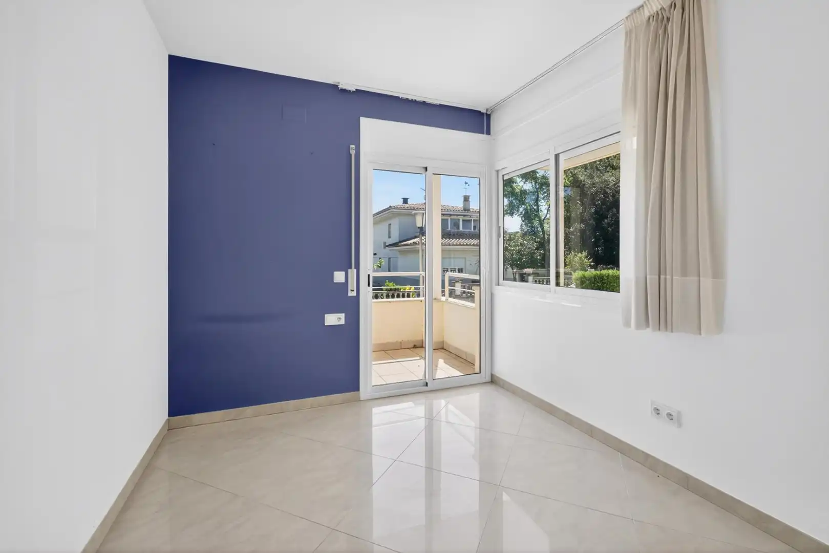 Habitación de Casa o chalet en venta en Aiguaviva con Aire acondicionado, Calefacción y Jardín privado