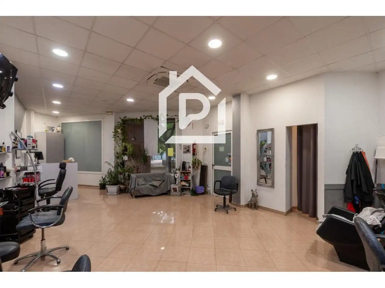 Local comercial en venta en Joan Tutau, imagen 4
