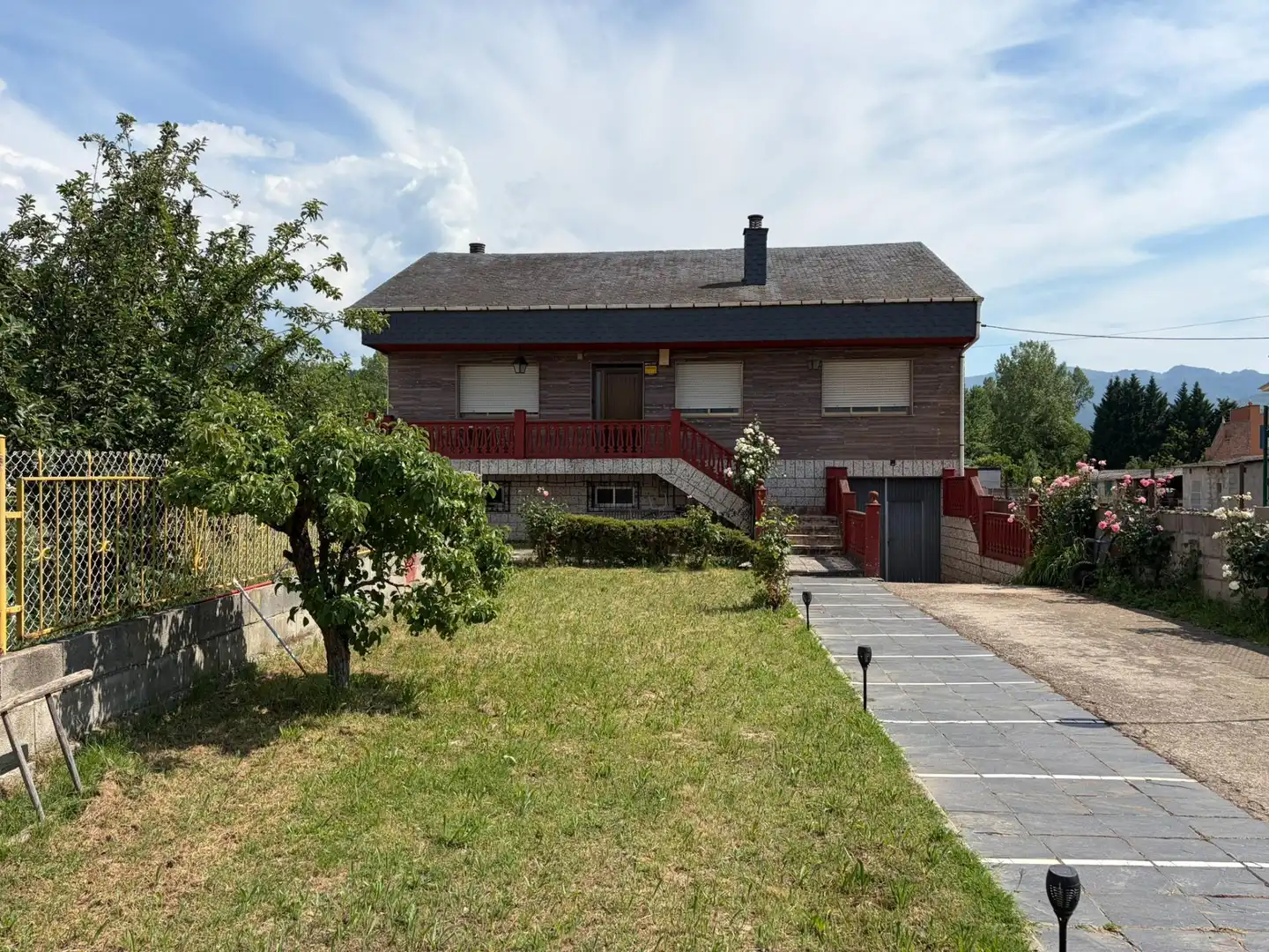 Außenansicht von Haus oder Chalet zum Verkauf in Ponferrada mit Heizung und Privatgarten