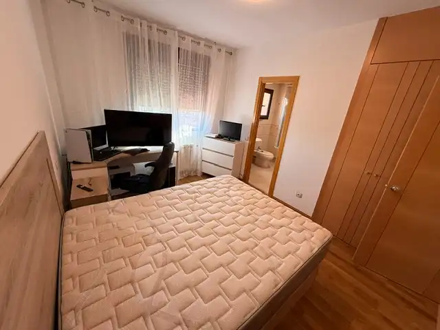 Habitación de Ático de alquiler en Yebes con Aire acondicionado, Calefacción y Amueblado