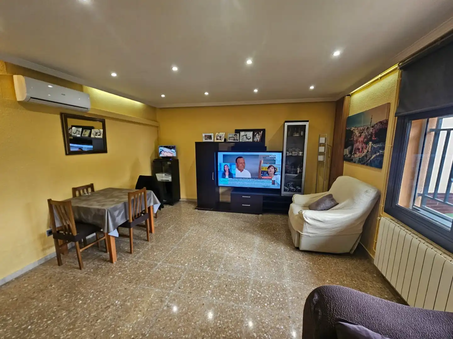 Sala de estar de Casa o chalet en venta en Rubí con Aire acondicionado, Calefacción y Terraza