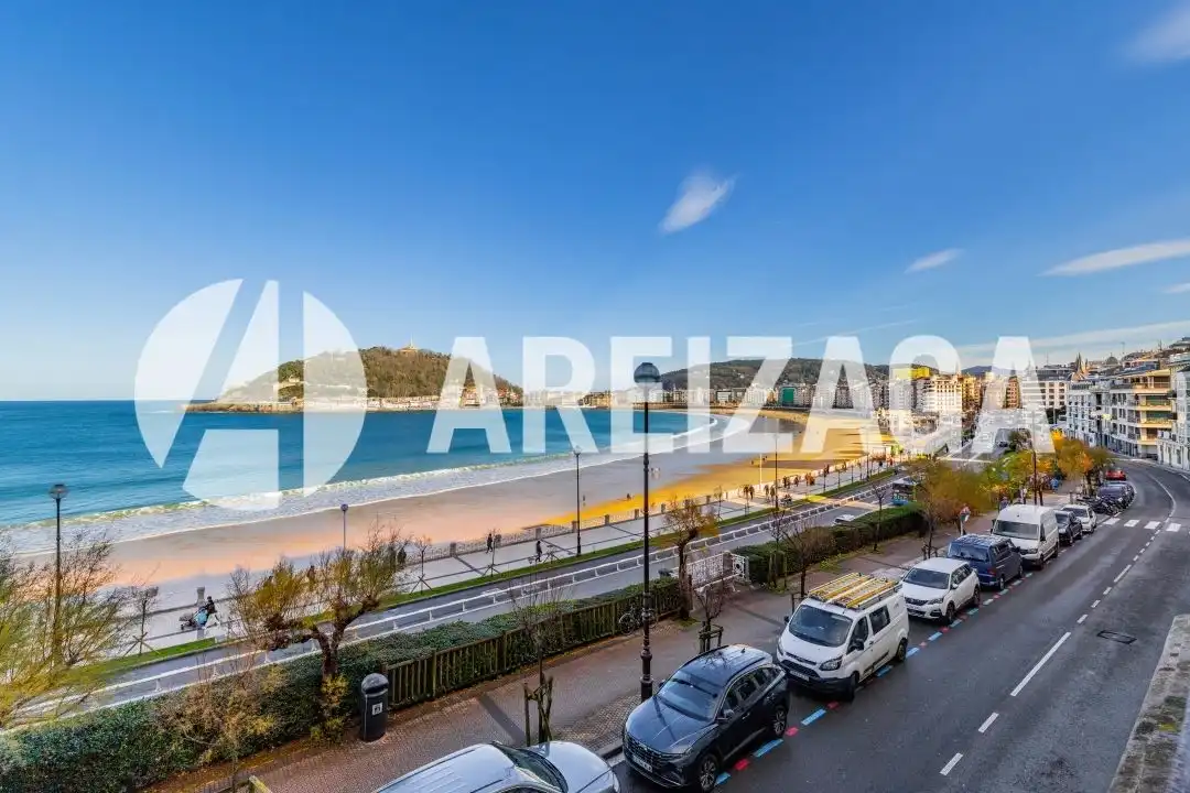 Vista exterior de Piso en venta en Donostia - San Sebastián  con Calefacción, Terraza y Balcón