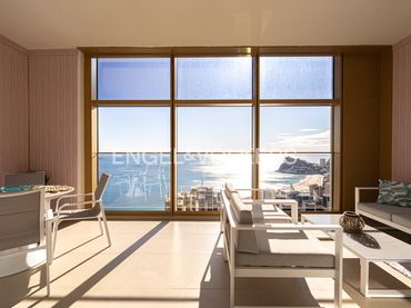 Apartament amb piscina en venda a Playa de Poniente
