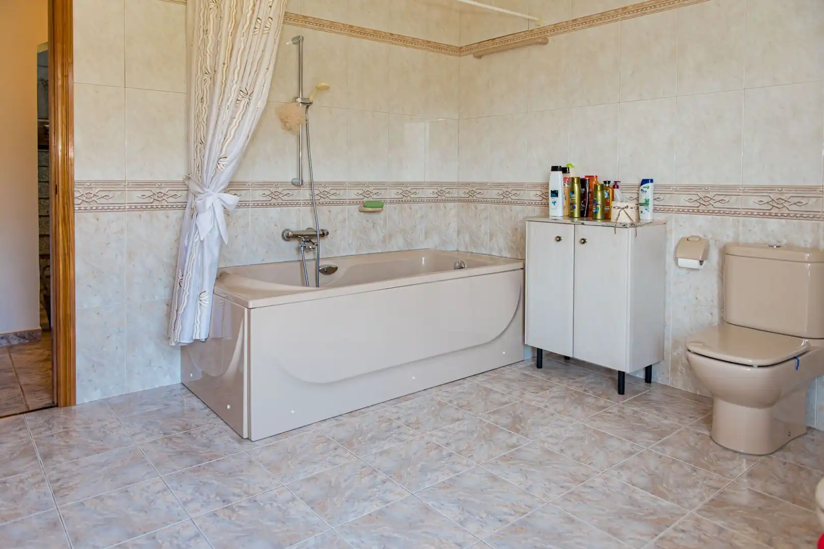 Bathroom of Houses for sale in Torre del Bierzo  with Air Conditioner, Heating and Private garden