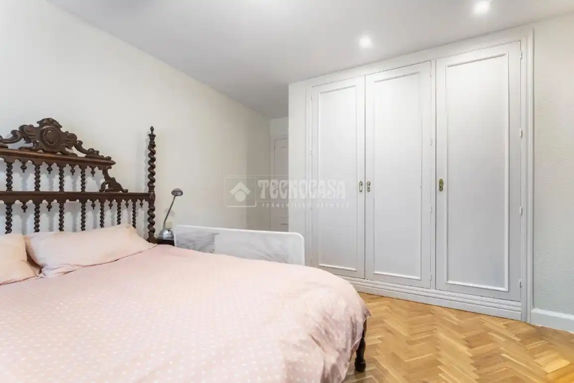 Habitación de Casa adosada en venta en Torrelodones con Calefacción, Jardín privado y Terraza