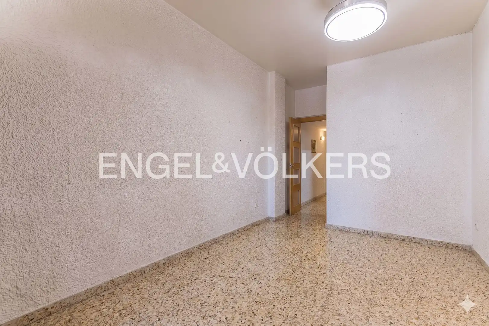 Flat for sale in Barcelona  with Air Conditioner, Heating and Balcony