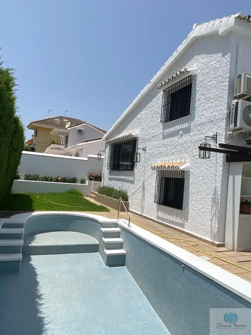 Chalet con piscina en venta en Castillo Sohail - Myramar, imagen 4