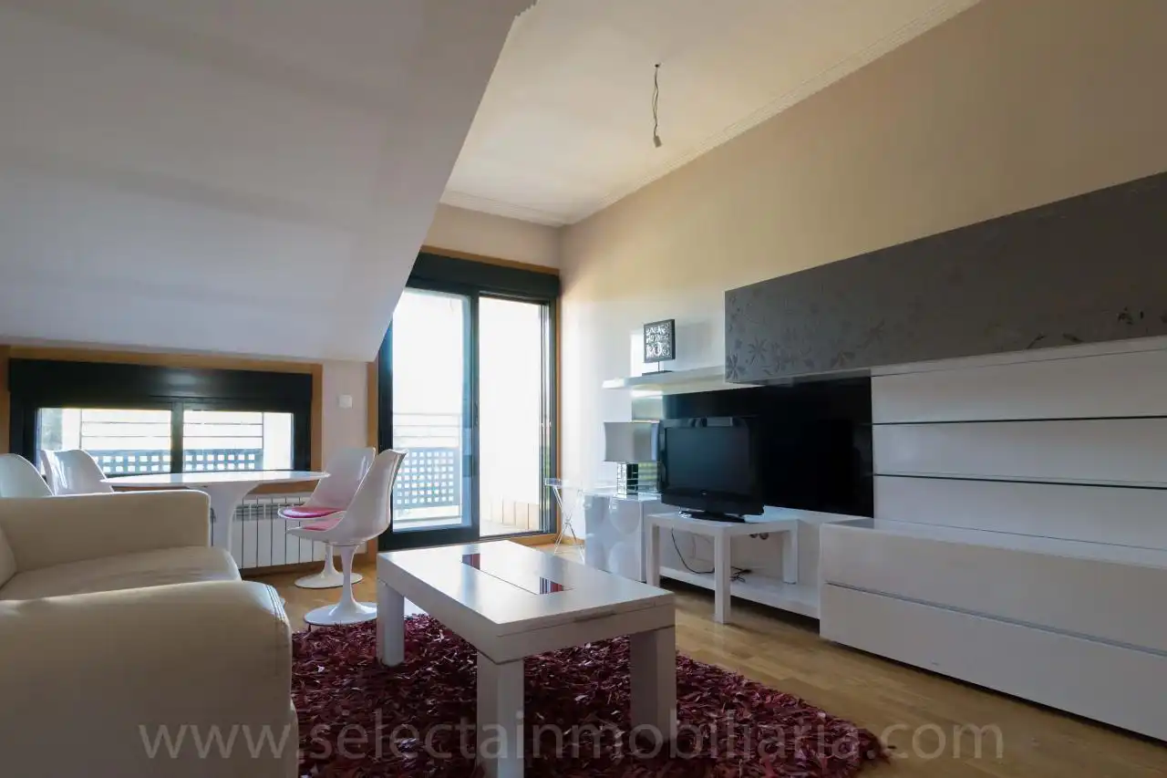 Wohnzimmer von Dachboden zur Miete in Pontevedra Capital  mit Heizung, Terrasse und Schwimmbad